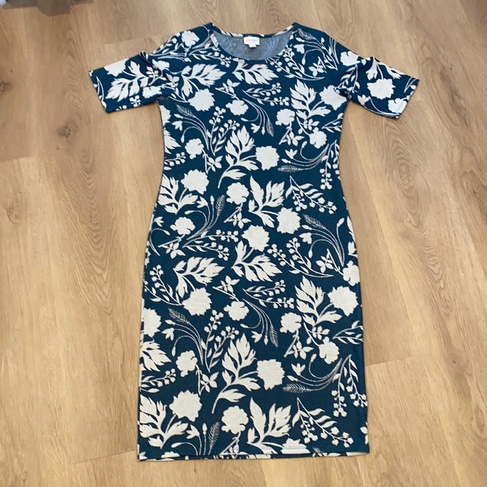 Small LuLaRoe dress
